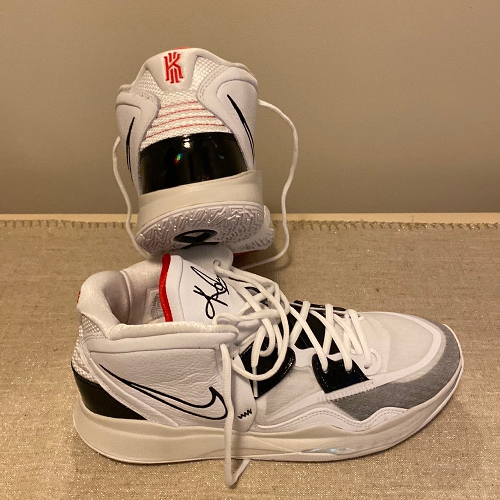 Nike Kyrie Infinity “Man Machine”. DC9134-101